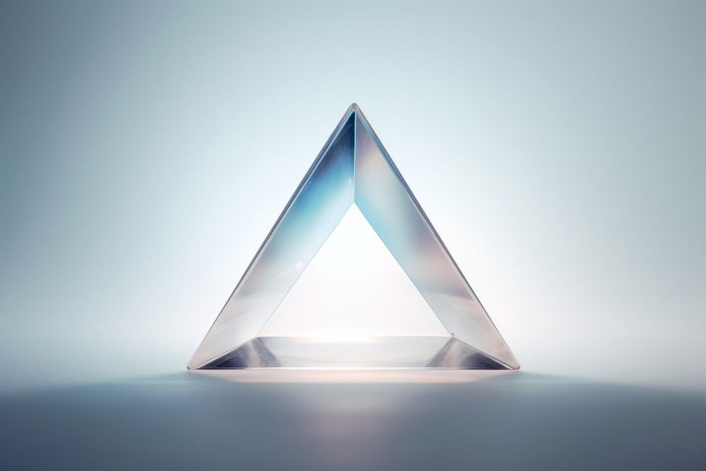Triangle shape single object reflection.
