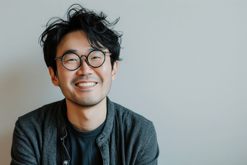 Korea writer portrait glasses adult.