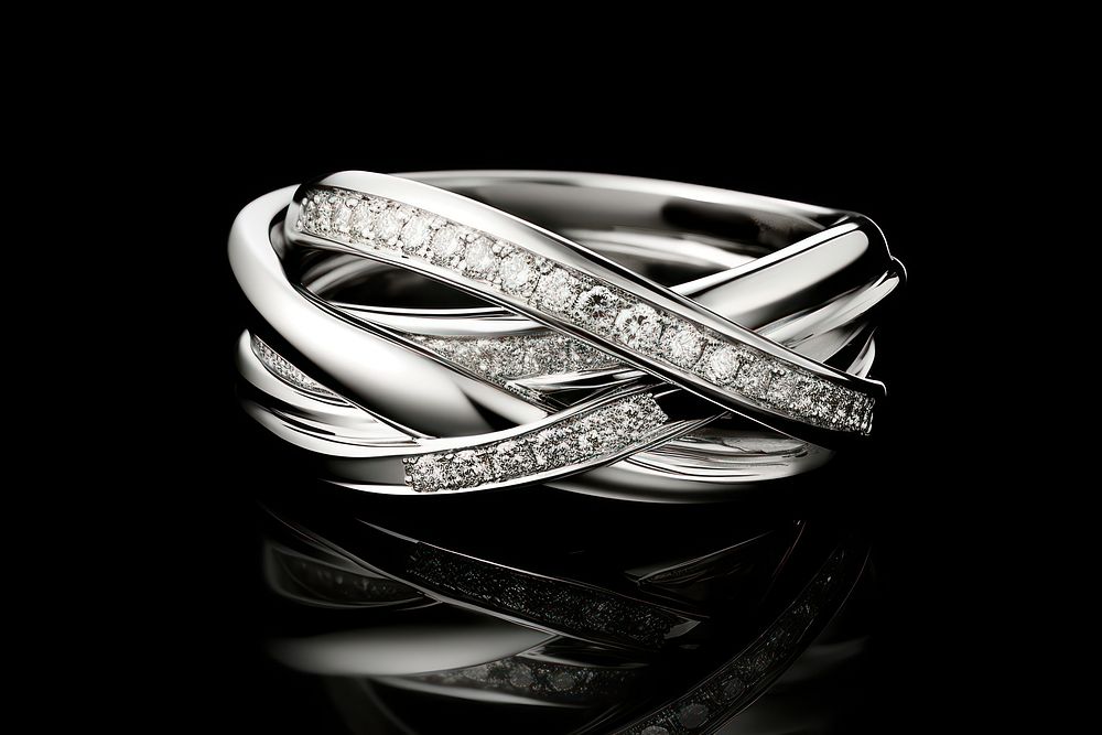 Diamond rings platinum gemstone jewelry.
