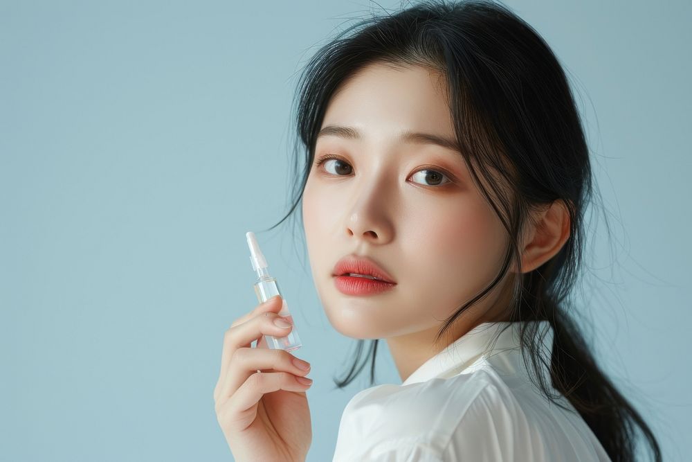 Korean woman lipstick hairstyle cosmetics.