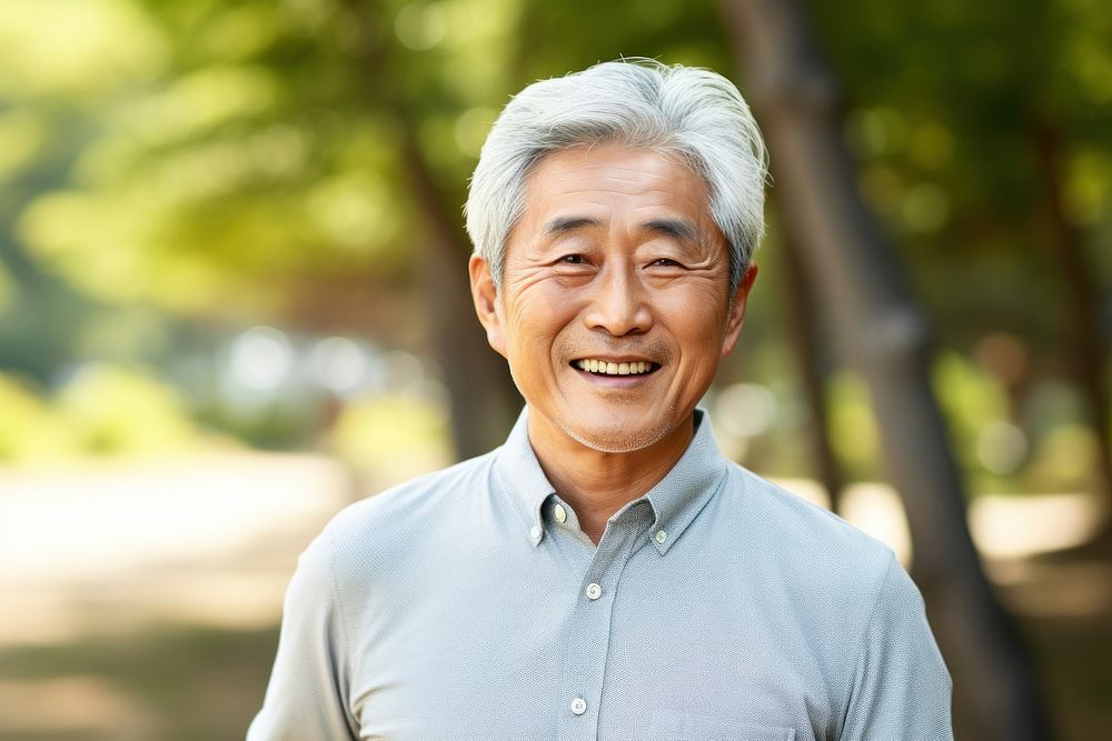 A senior Korean man smiling smile retirement happiness.