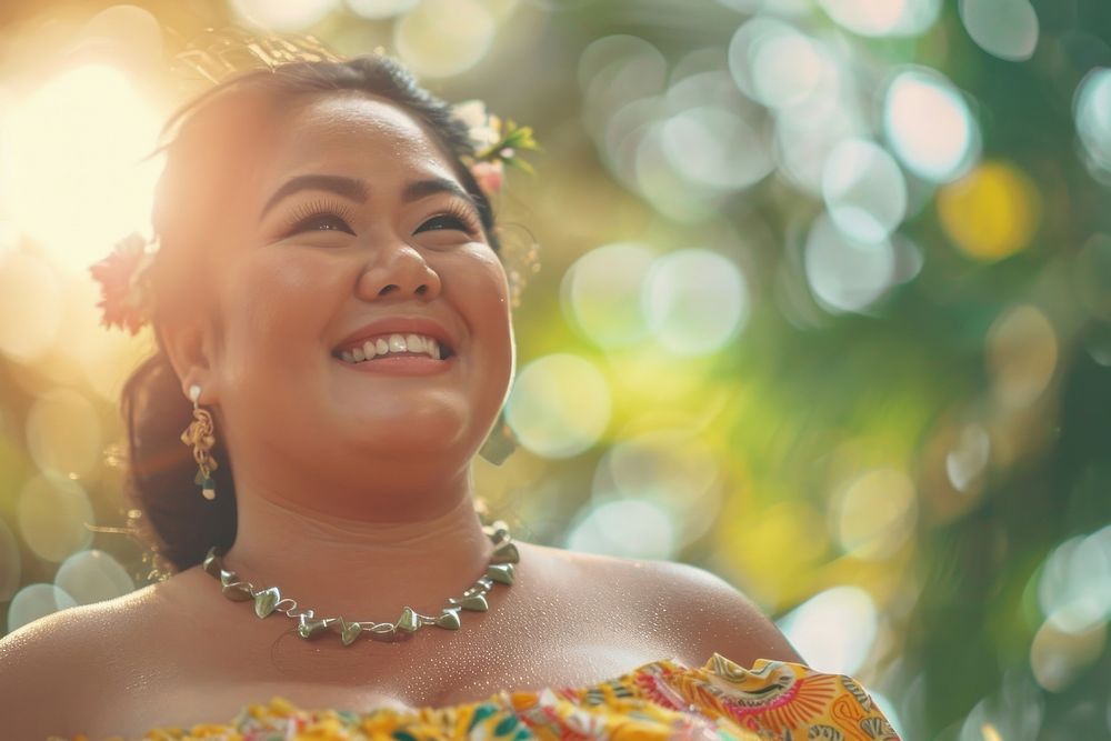A chubby Pacific Islander womans with cosmetic tradition necklace jewelry.