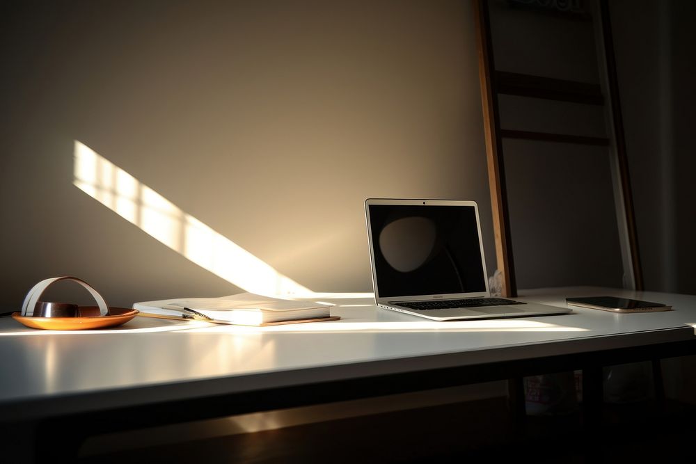 Computer white wallpaper working desk | Free Photo - rawpixel