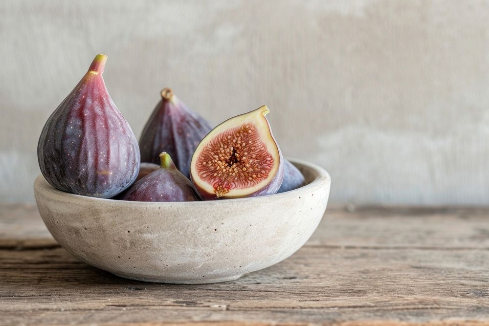 Figs in a bowl fruit plant food.