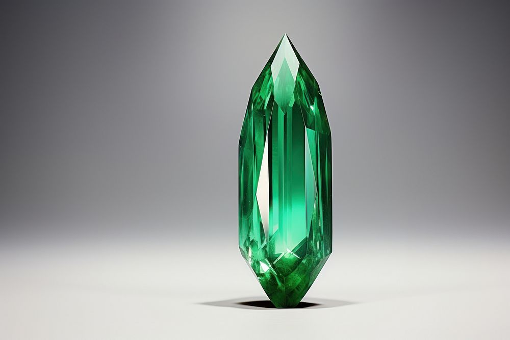 Santa gemstone jewelry emerald.