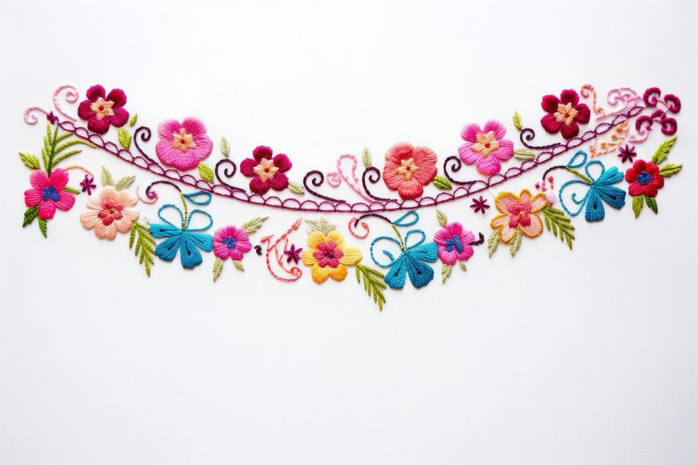 Embroidery of a cocktail border pattern art accessories.
