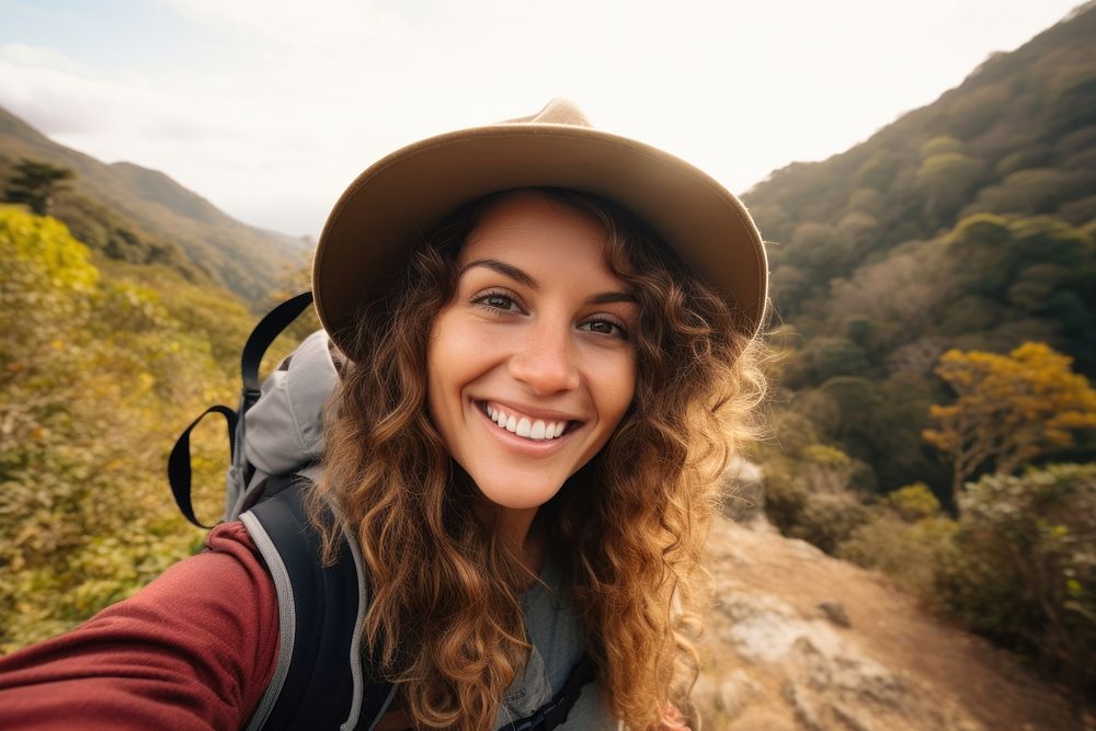 Influencer adventure nature selfie.