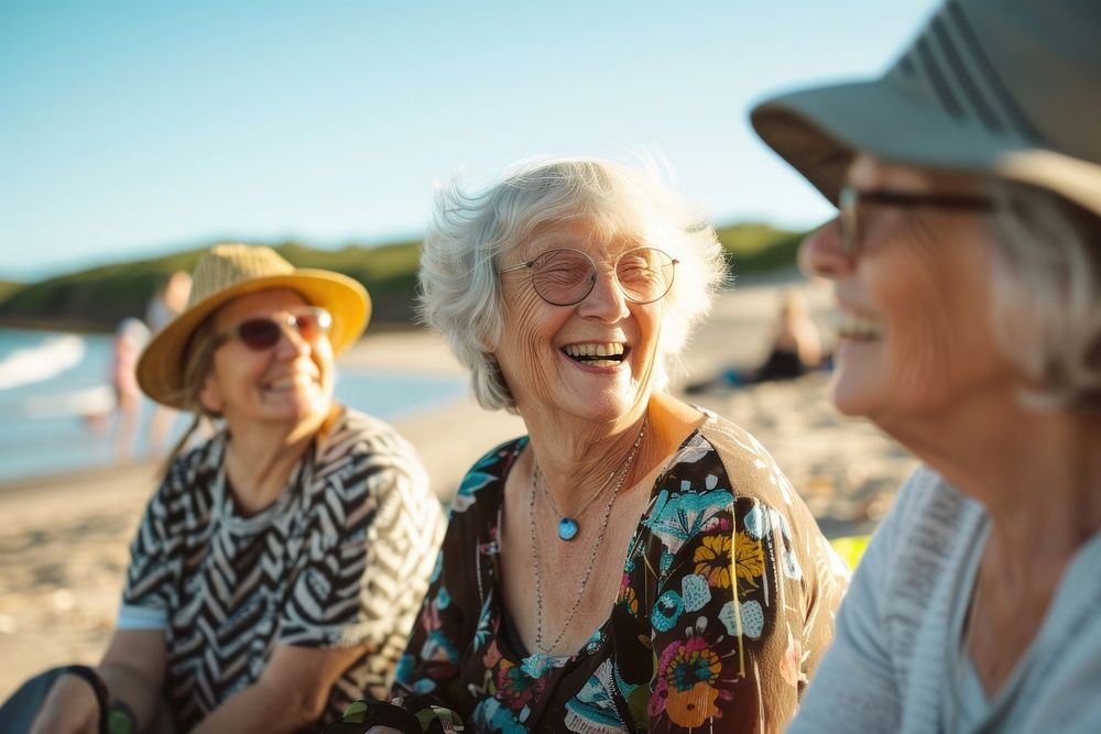 Old women friends laughing portrait | Free Photo - rawpixel