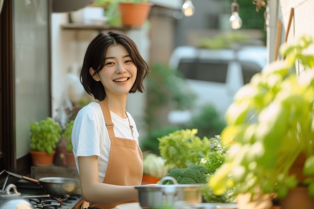 Korean female smiling kitchen smile.