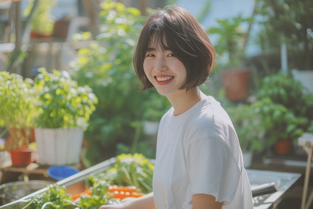 Korean female smiling smile plant.