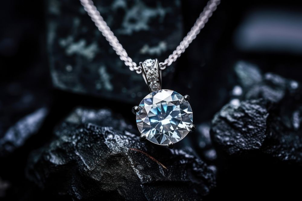 Jewelry diamond neckles gemstone pendant accessories.