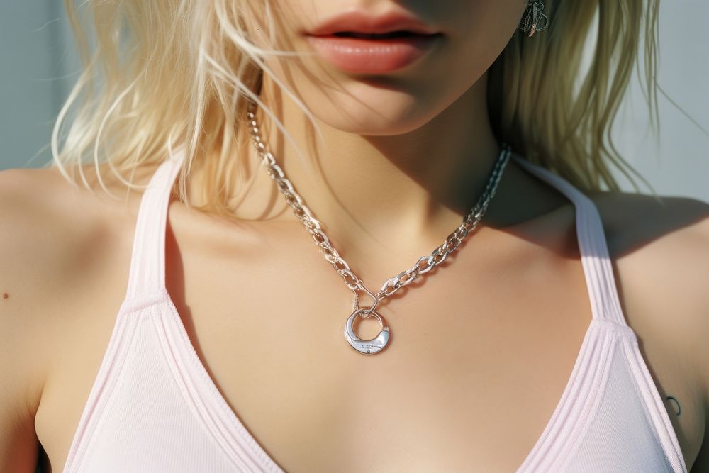 Minimal jewerly necklace jewelry pendant.