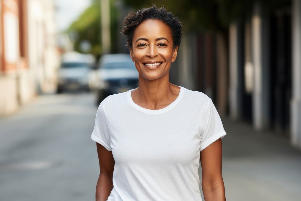 Lifestyle Black woman outdoors t-shirt.