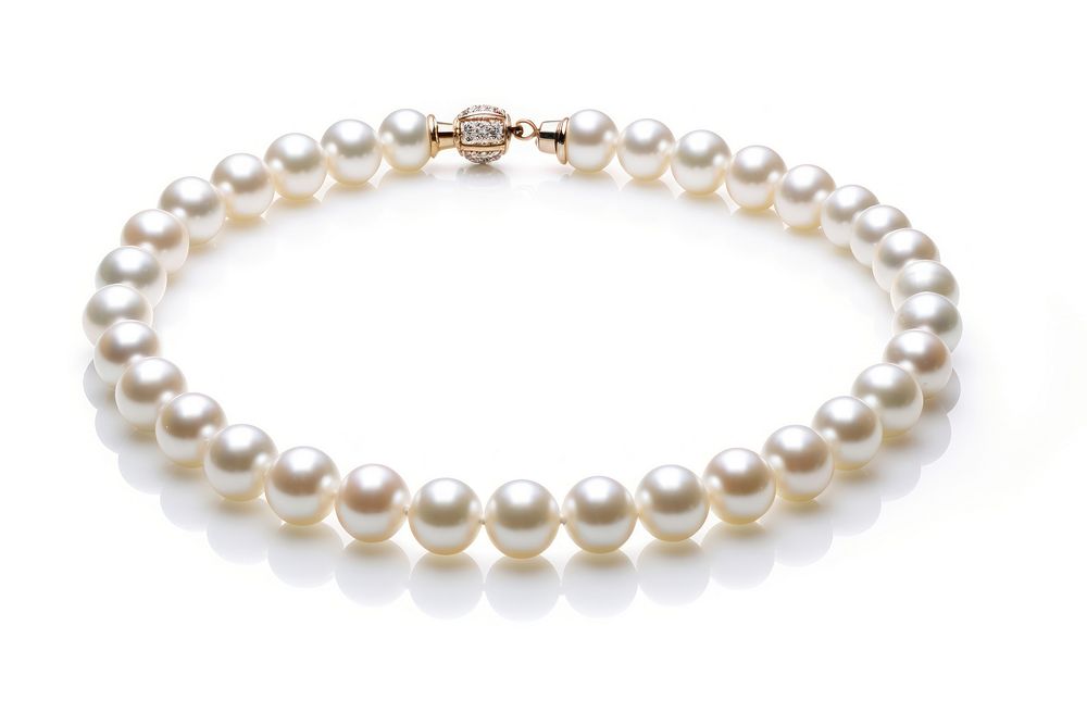 Shiny pearl necklace bracelet jewelry shiny.