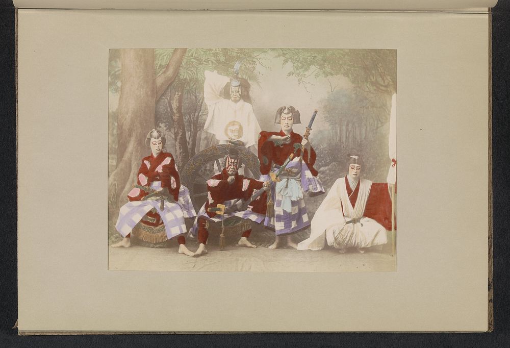Groepsportret van vijf verklede acteurs (c. 1888 - in or before 1898) by anonymous and anonymous