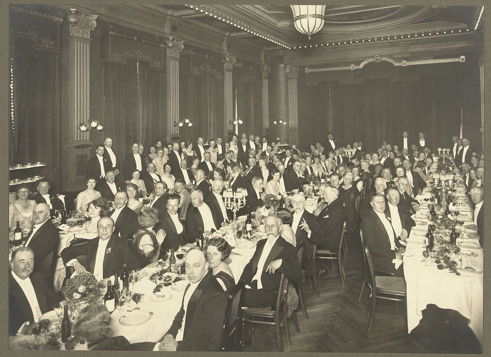 Diner in het Amstel Hotel, Amsterdam, ter gelegenheid van 100 jaar Toonkunst (1929) by Vereenigde Foto bureaux Amsterdam