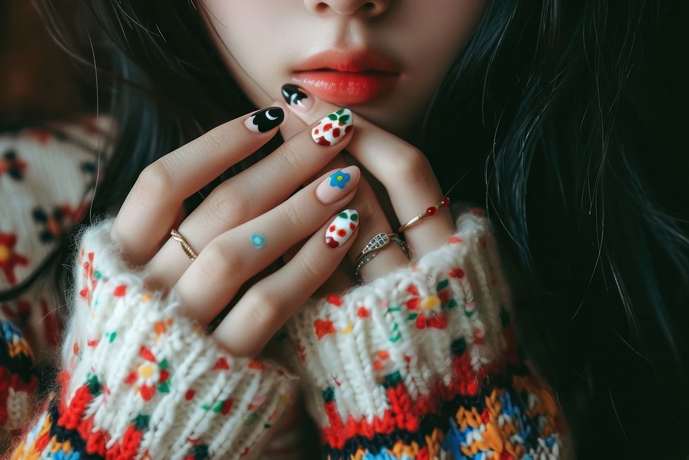 Korean women jewelry pattern finger.