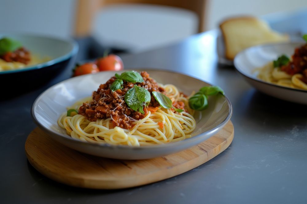 Spaghettis bolognaise noodle pasta plate.