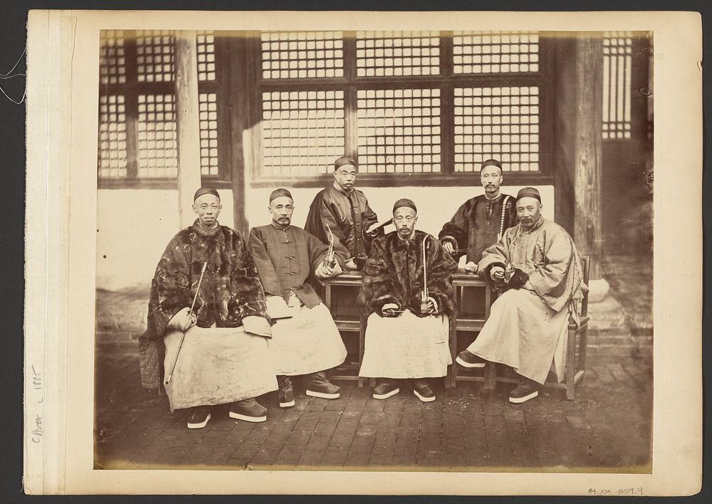 Group portrait of men by John Thomson