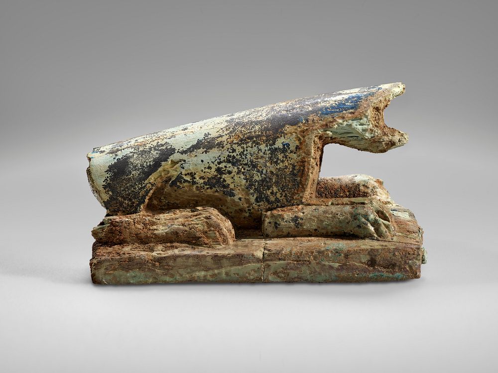 Ivory and Bronze Lid with a Crouching Lion
