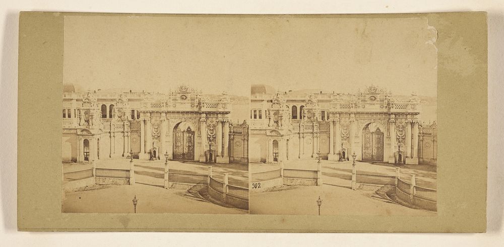 Grande porte d'entree du nouveau palais du sultan, a Dolma-Batche (Constantinople). by Francis Frith