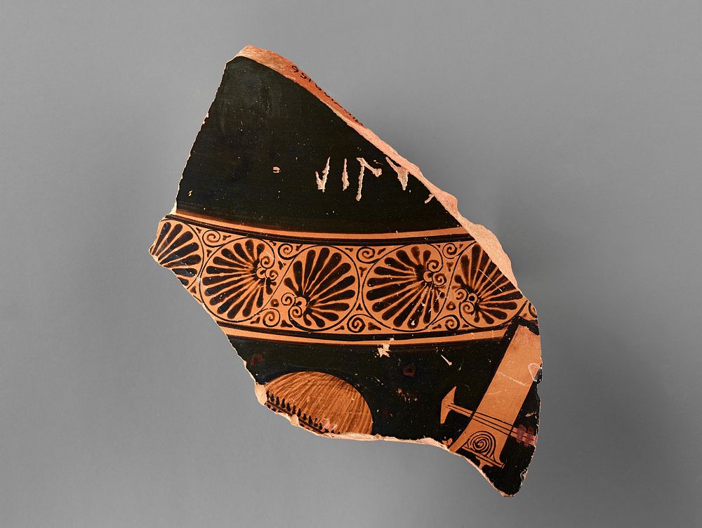 Attic Red-Figure Pelike fragment by Siren Painter and Class of Cabinet des Médailles 390