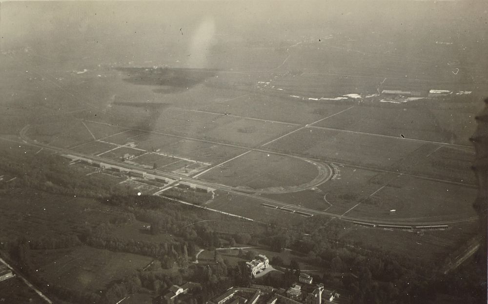 Oval Airfield by Fédèle Azari