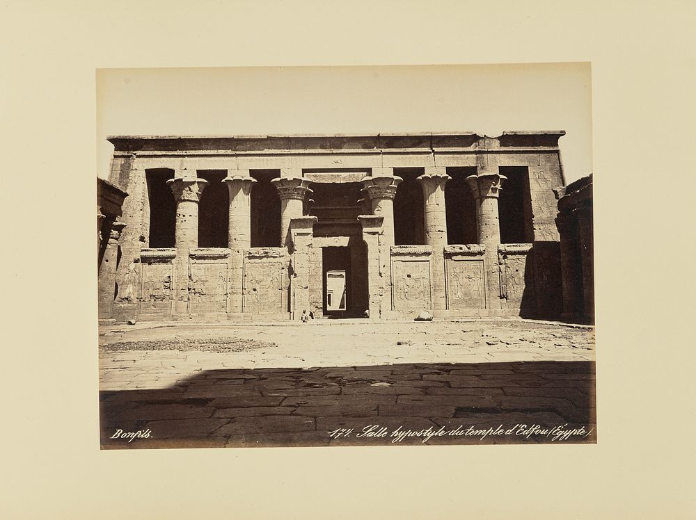 Salle hypostyle du temple d'Edfou (Égypte) by Félix Bonfils