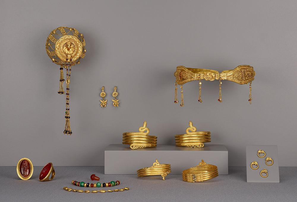 Collection of Ptolemaic Jewelry (16)