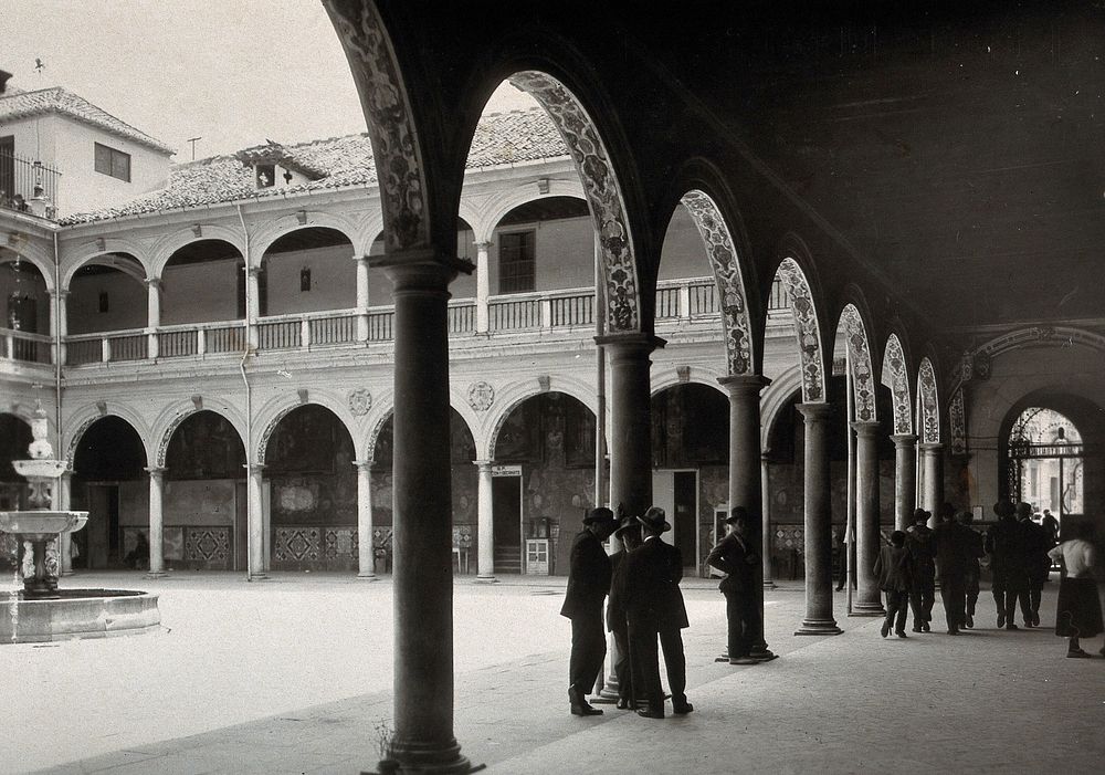 Hospital San Juan de Diós, Granada: view of the cloister. Photograph, ca.1900.