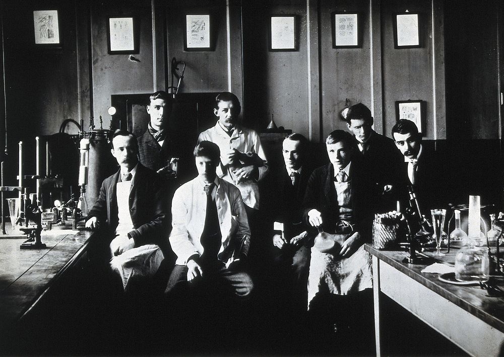 Alfredo Antunes Kanthack with staff and students in the pathological laboratory of St Bartholomew's Hospital. Photograph…