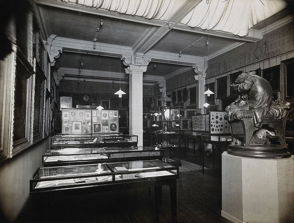 Wellcome Historical Medical Museum, Wigmore Street, London: the Jenner section of the Gallery of Pictures. Photograph.