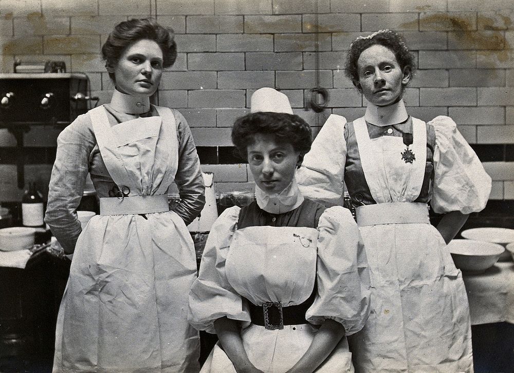 Charing Cross Hospital: portrait of theatre staff. Photograph, 1904.