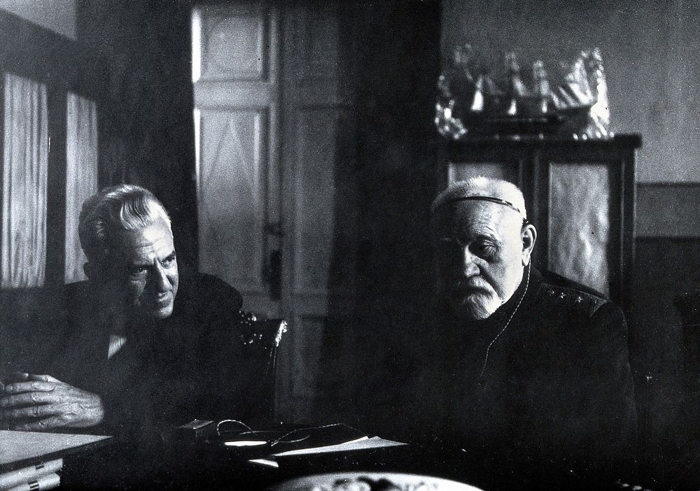Cornelis Bonné and Evgeniĭ Nikanorovich Pavlovsky. Photograph.