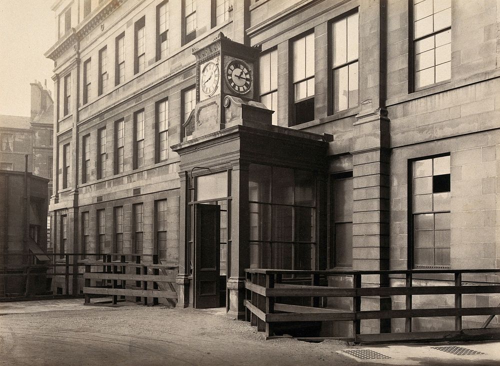 Glasgow Royal Infirmary, Scotland: the Lister Building entrance. Photograph, ca. 1910.