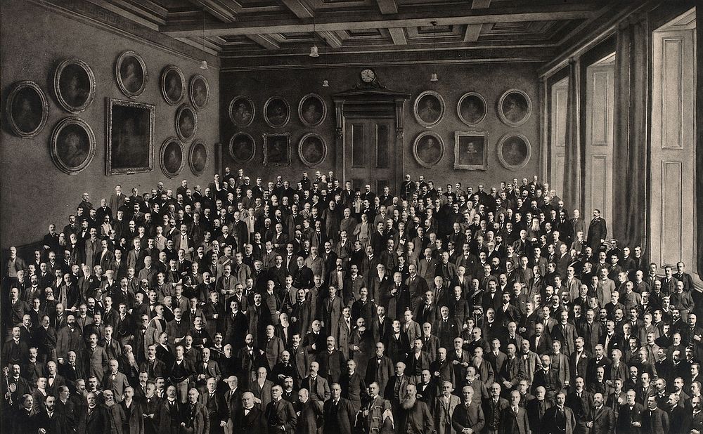 Fellows of the Royal College of Surgeons of Edinburgh. Photograph by Barclay Bros., 1902.