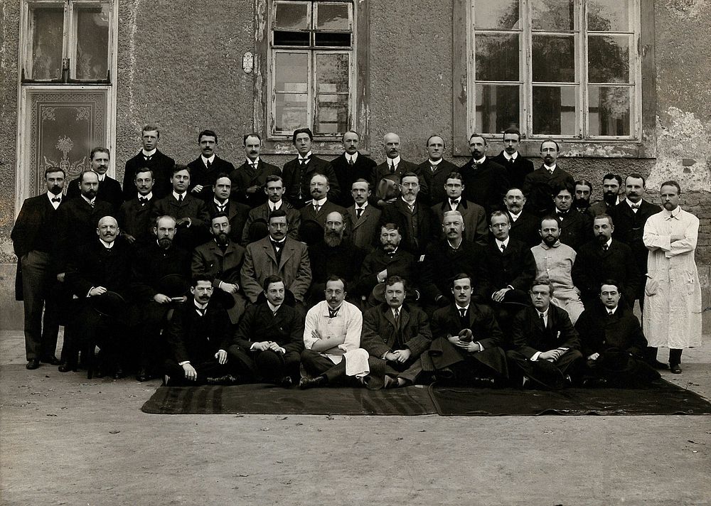 The Eye, Ear, Nose and Throat colloquium in Vienna, October 1905. Photograph, October 1905 .