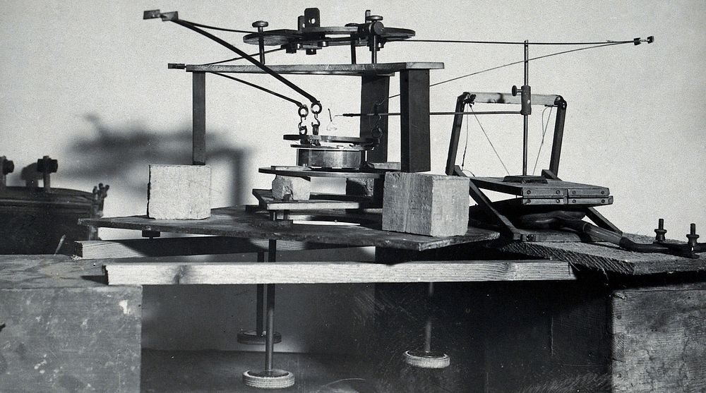 Fabry and Perot electrical equipment. Photograph, 1897.