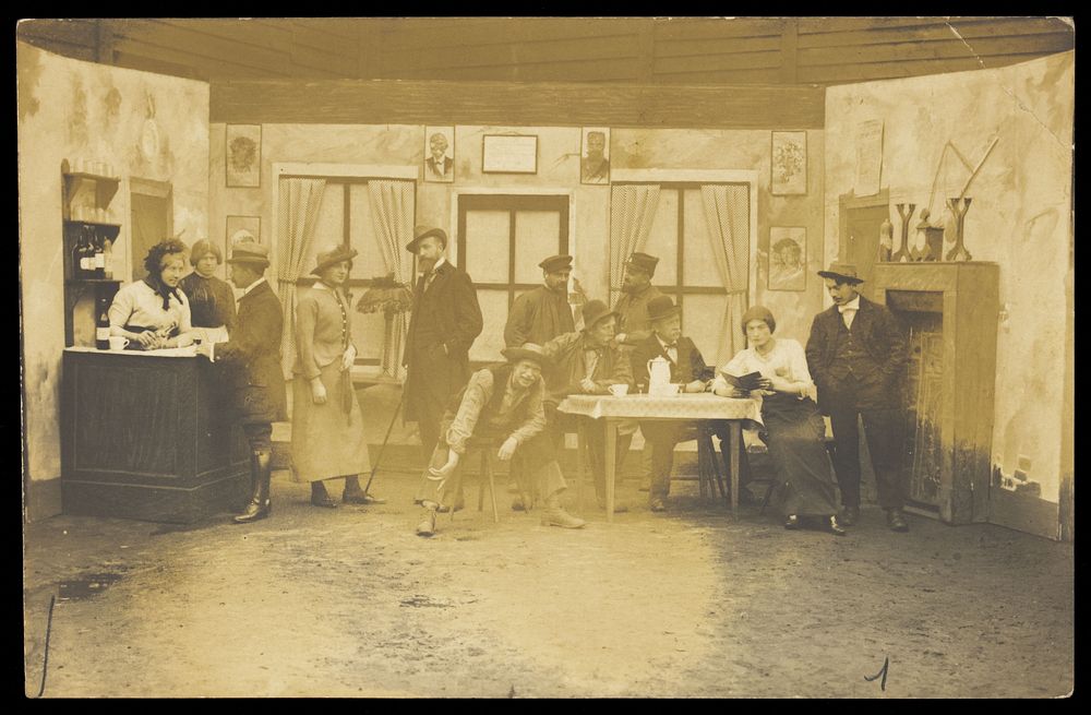 Actors performing at a prisoner of war camp in Münster. Photographic postcard. 1916.