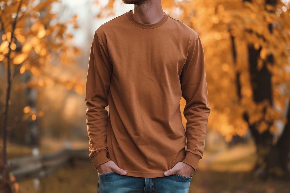 Long-sleeve t-shirt sweatshirt sweater midsection.