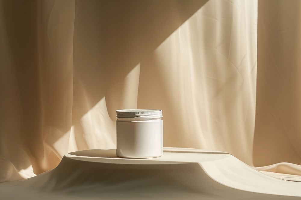 White lighting curtain cup.