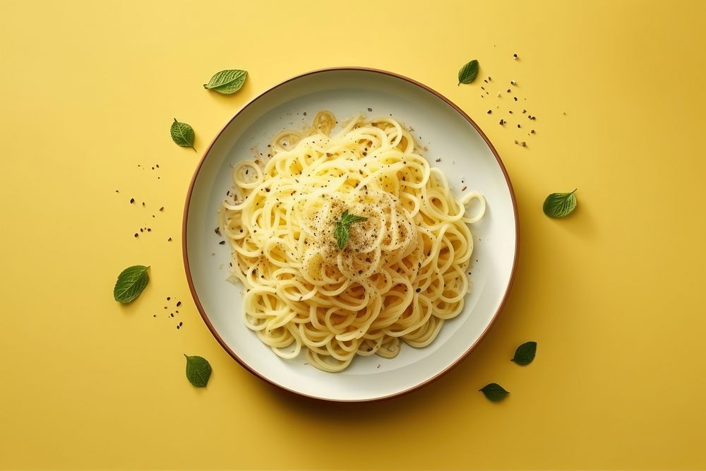 Cacio e pepe spaghetti pasta plate.