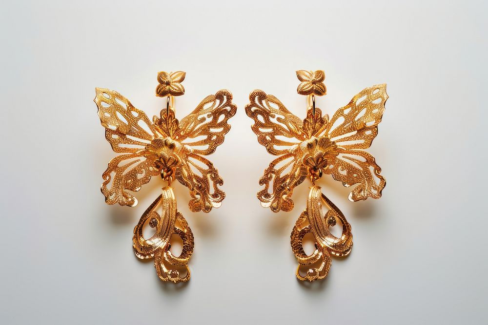 Glod earrings jewelry brooch gold.