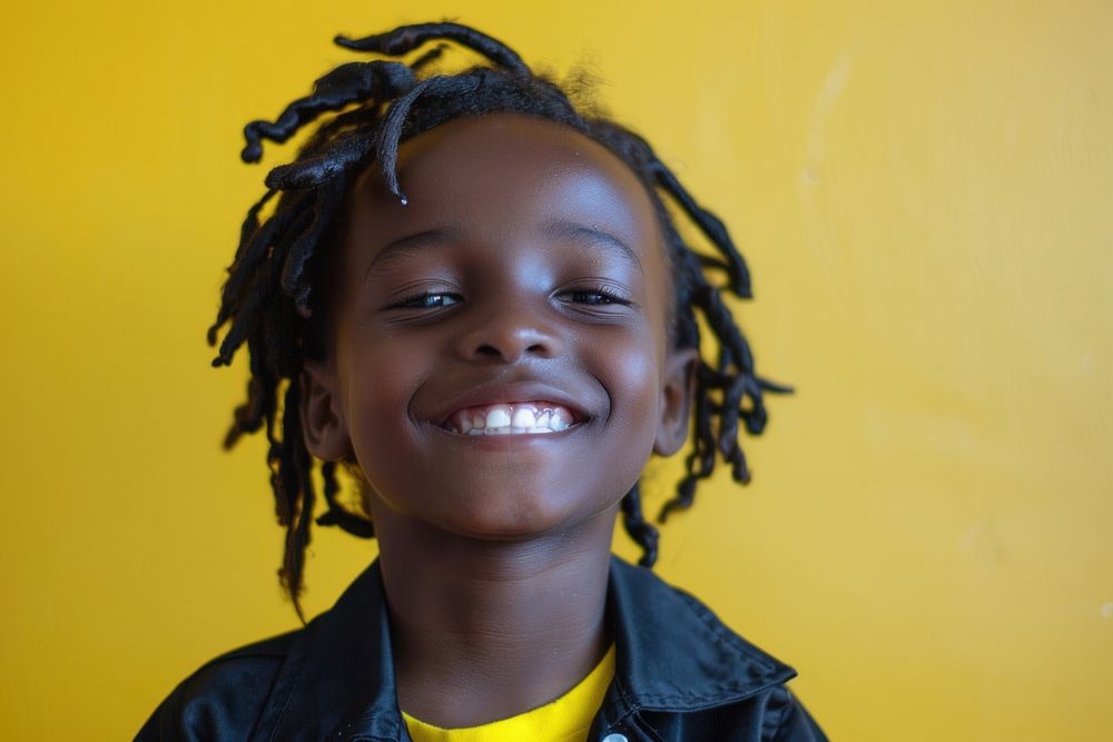Smile portrait yellow child.