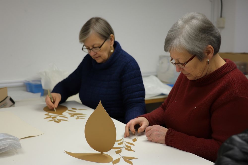 Paper craft workshop adult women.