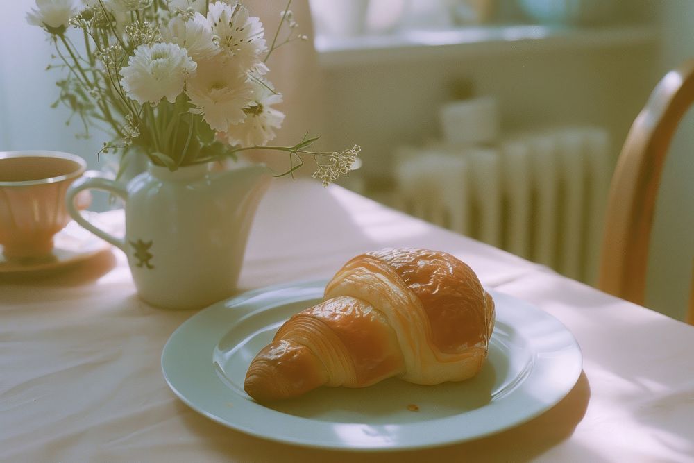 Croissant bread table plate.