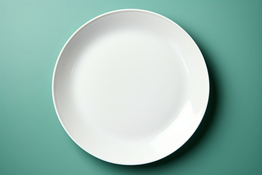 White Plate plate porcelain silverware.