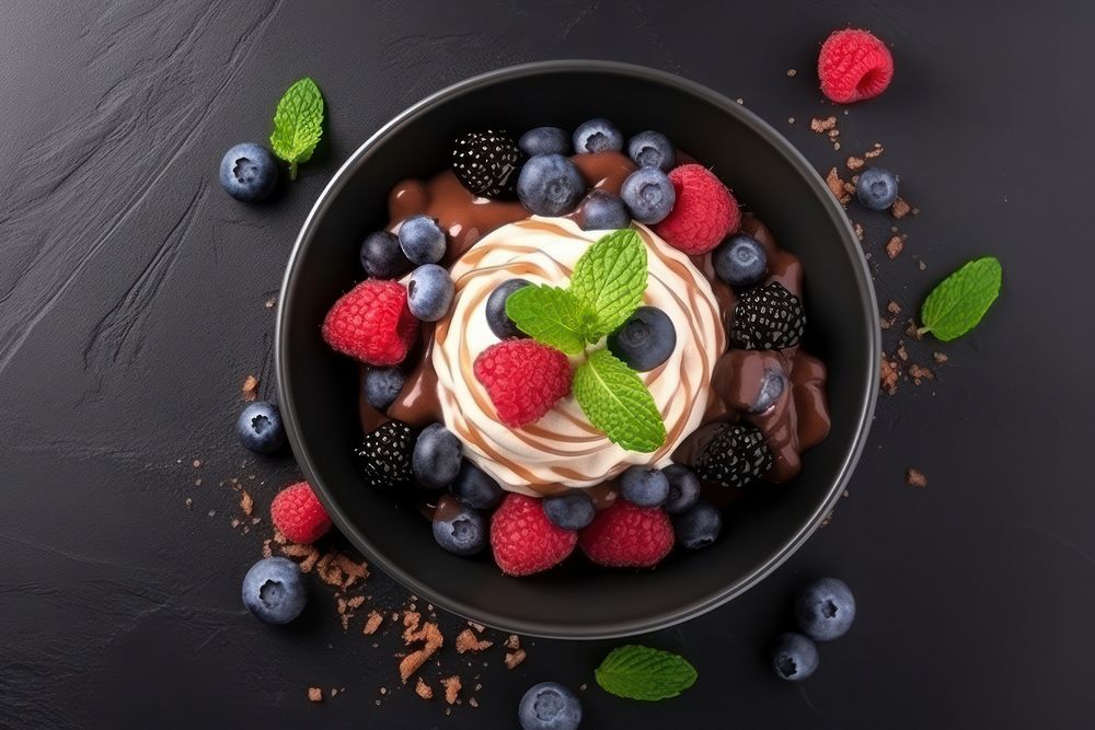 Bowl dessert berry cream.