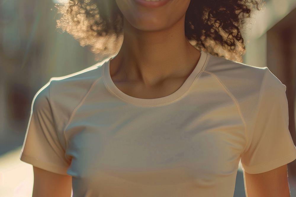 Woman wear sport spandex blank cream tshirt outdoors t-shirt fashion.