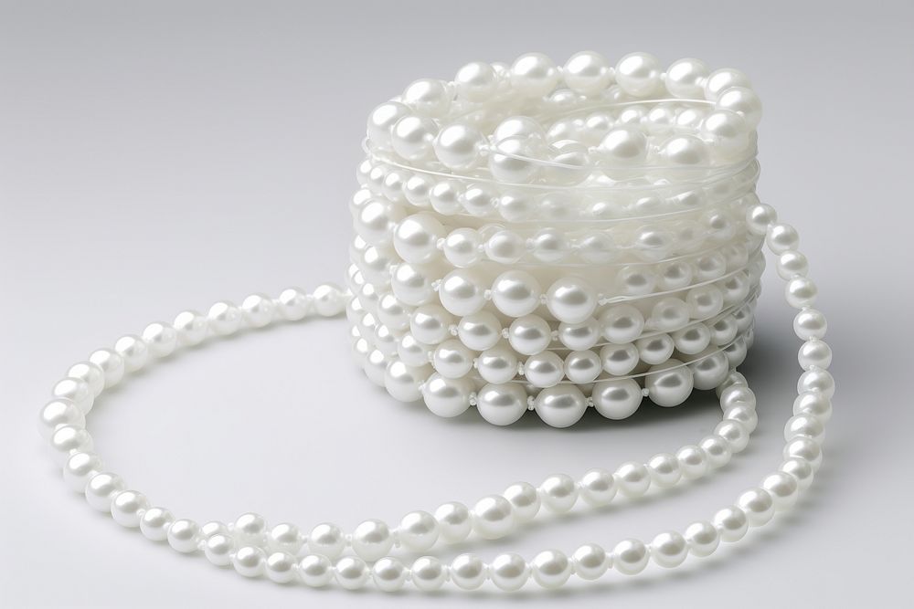 White pearl beads string necklace jewelry accessories.